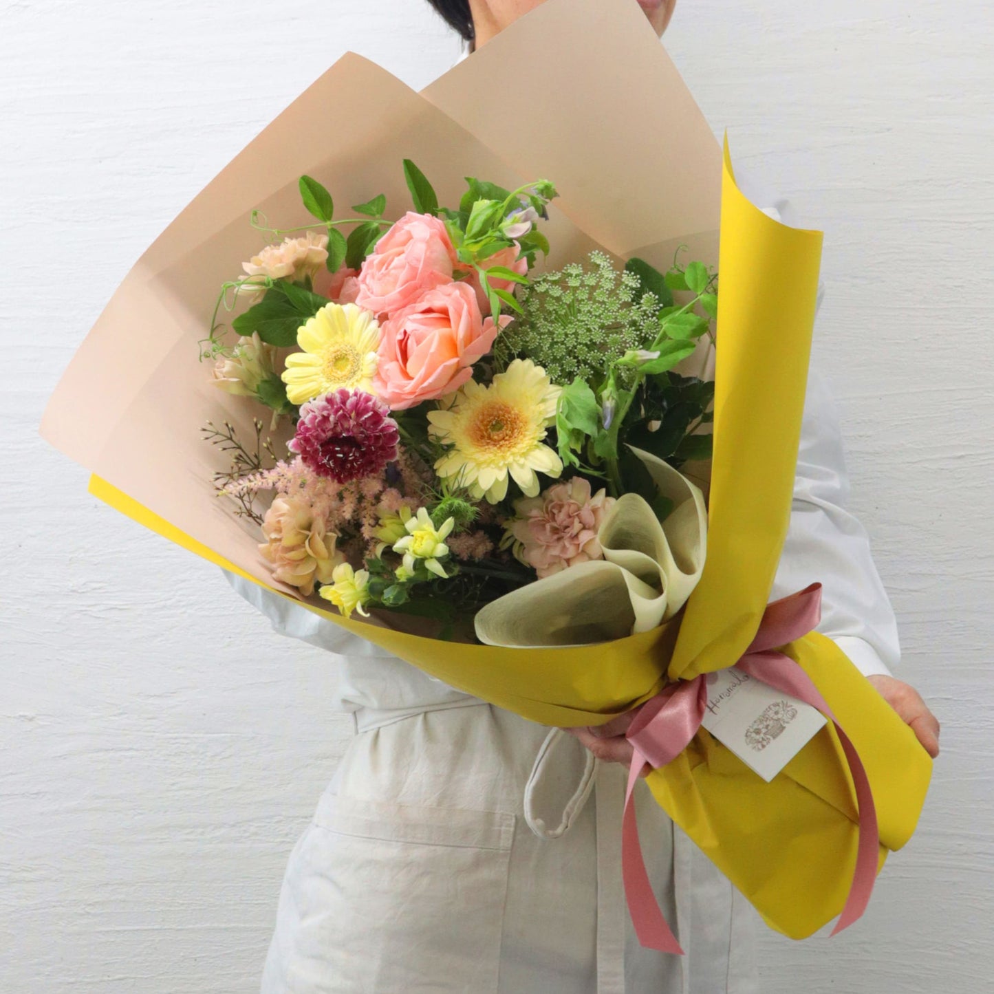 花束 イエローラッピング