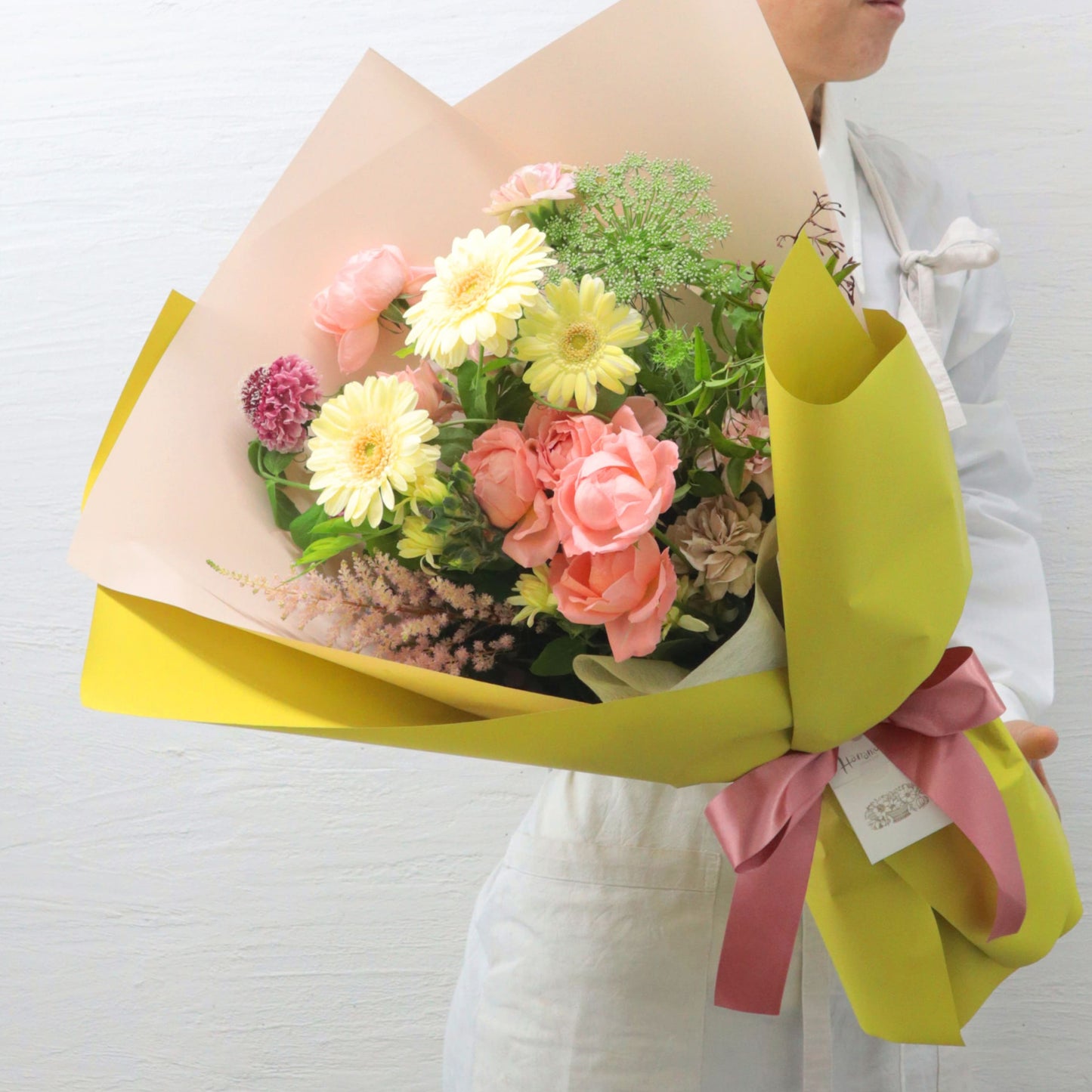 花束 イエローラッピング