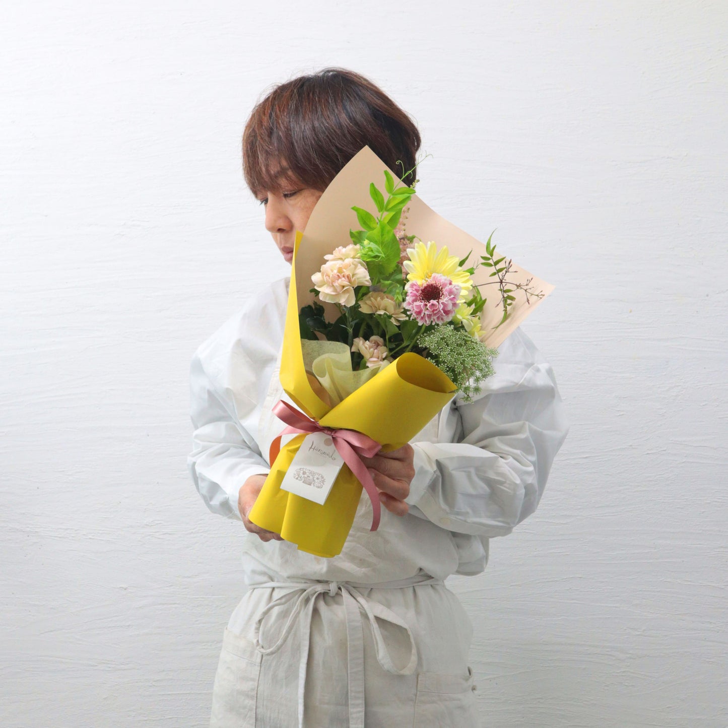 花束 イエローラッピング