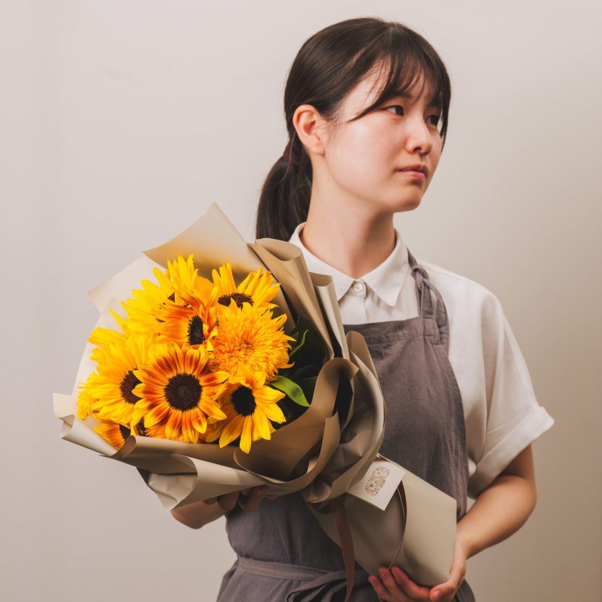 ひまわりの花束 12本