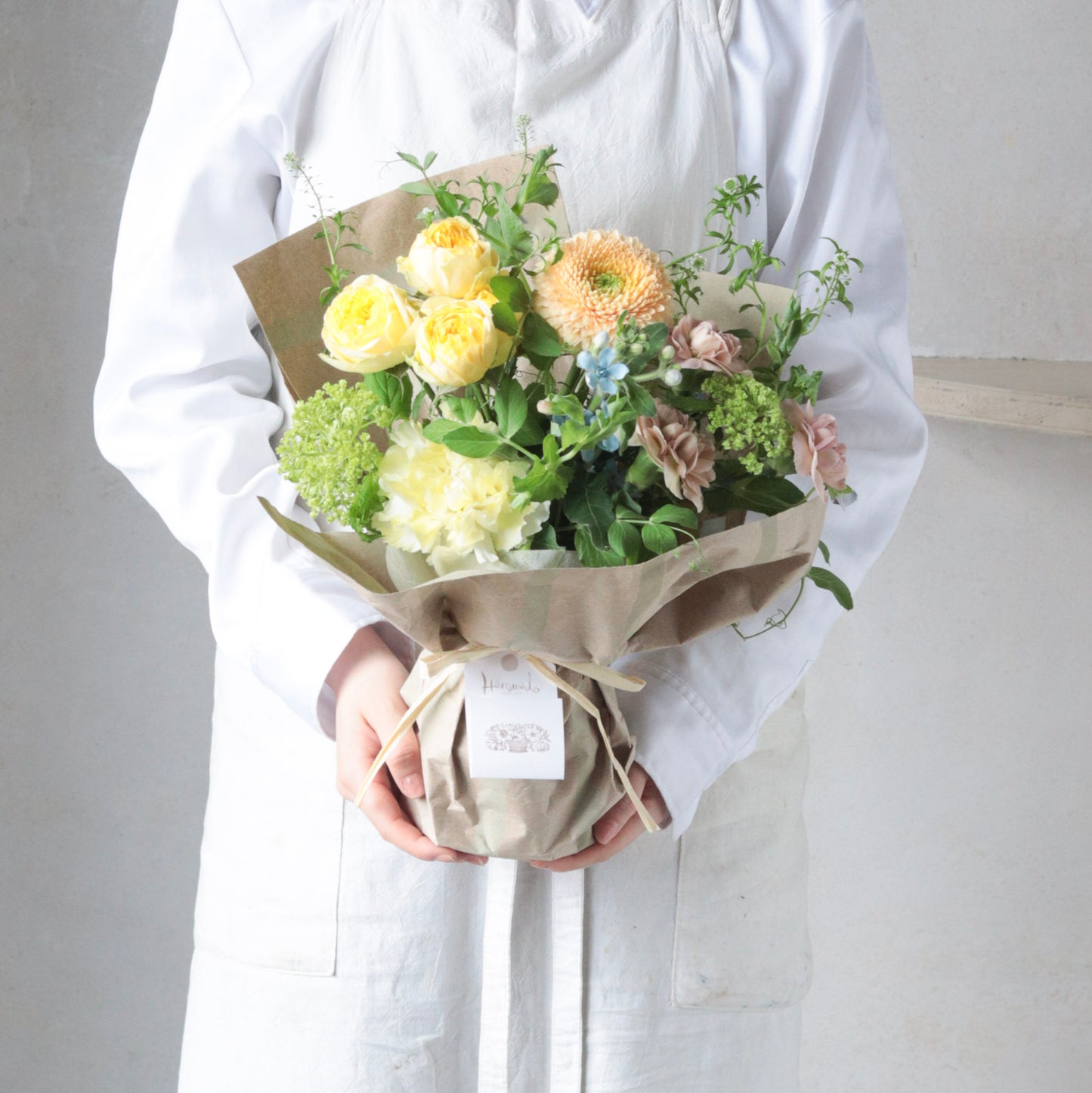 陽だまりの立つ花束