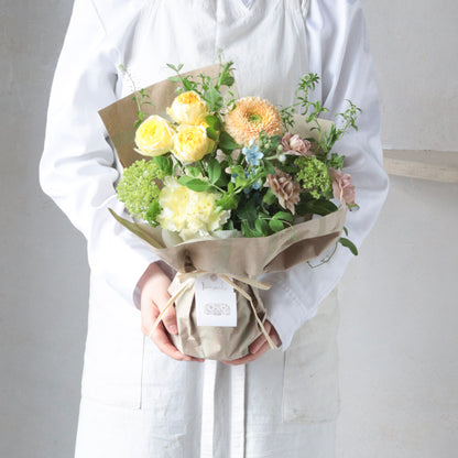 陽だまりの立つ花束