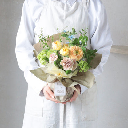 陽だまりの立つ花束