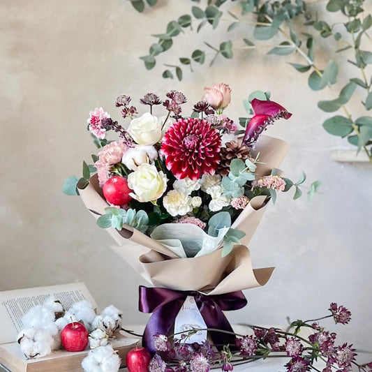 くつろぎの冬の立つ花束