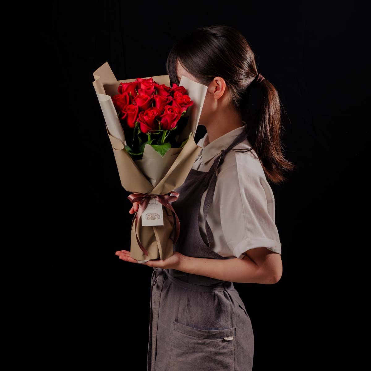 赤バラの花束　12本